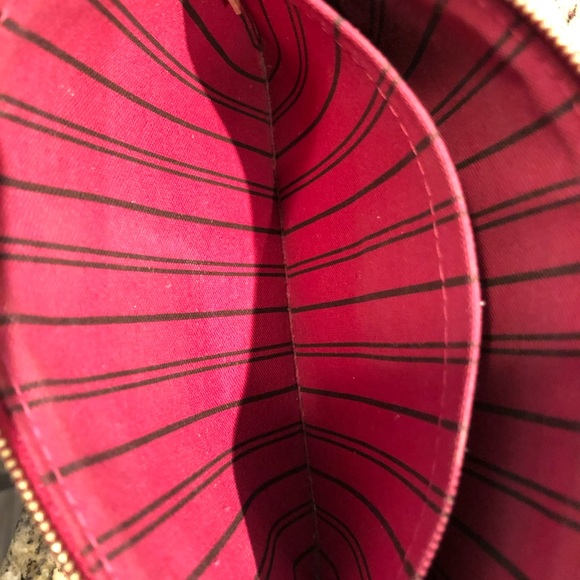 Authentic Louis Vuitton Neverfull Pouch Crossbody - Picture 12 of 12